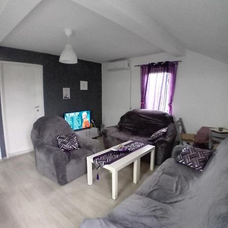 Airport Shtrkovi - Storks Apartment Petrovec ภายนอก รูปภาพ
