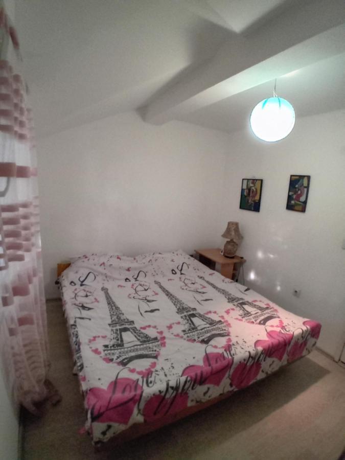 Airport Shtrkovi - Storks Apartment Petrovec ภายนอก รูปภาพ