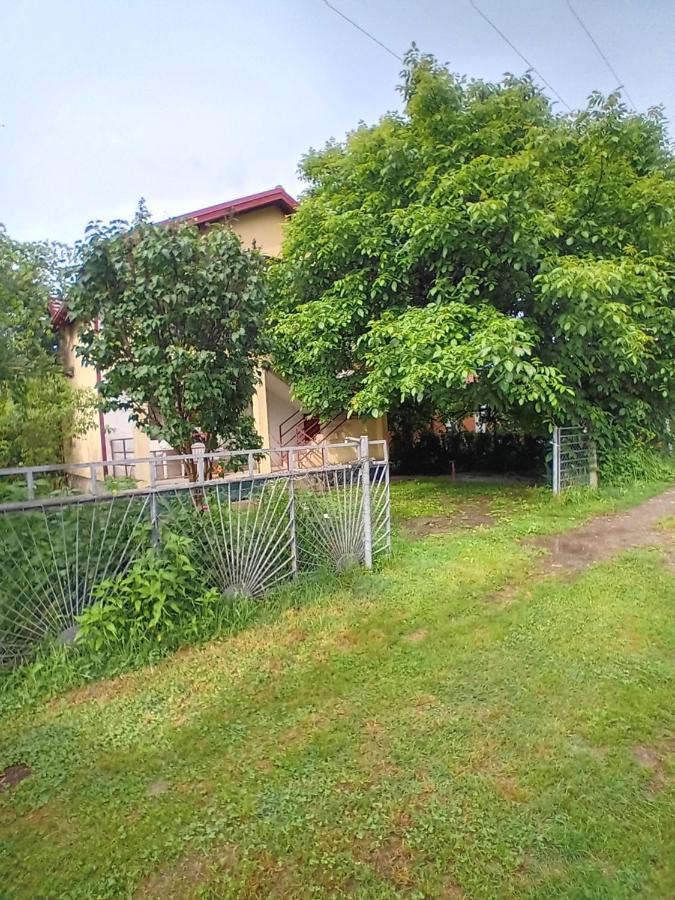Airport Shtrkovi - Storks Apartment Petrovec ภายนอก รูปภาพ