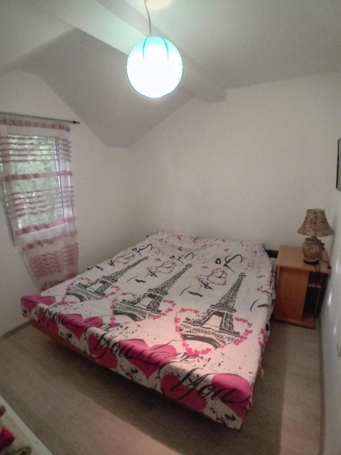 Airport Shtrkovi - Storks Apartment Petrovec ภายนอก รูปภาพ